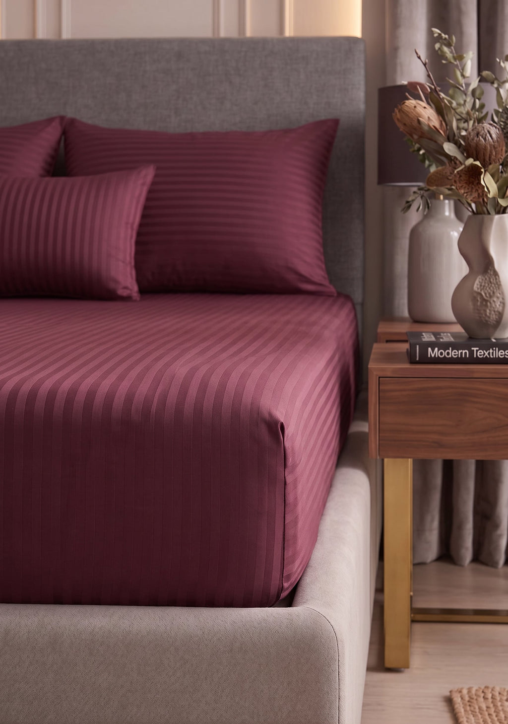 Premium Saten Çift Kişilik Lastikli Çarşaf + 2 Adet Yastık Kılıfı Seti Bordo